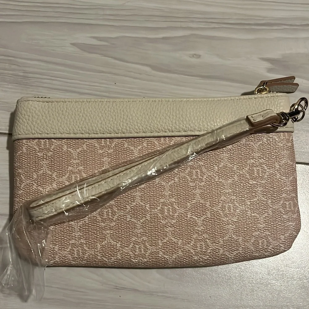 Nanette Lepore WRISTLET Logo Tech Clutch Vegan Leather - Picture 3 of 4